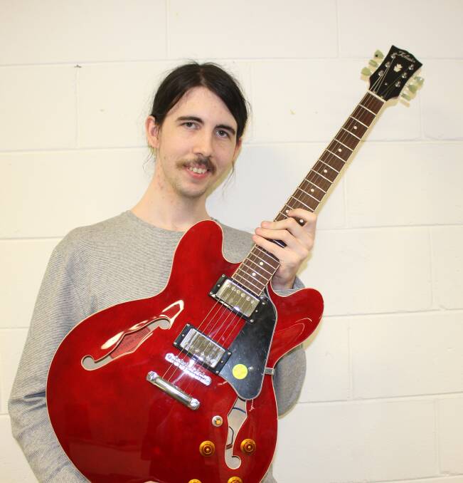 Reavey one of the world's top three guitarists | Redland City Bulletin ...