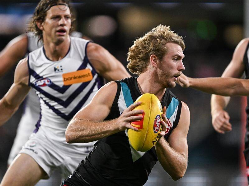 A late goal from Jason Horne-Francis settled a hard-fought clash with the Dockers in Port's favour. (Michael Errey/AAP PHOTOS)