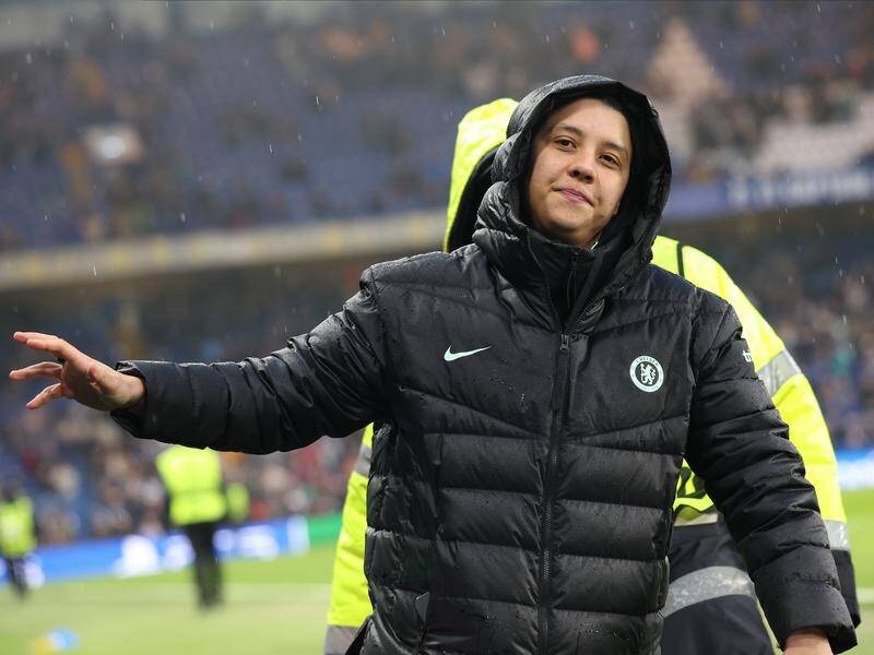 Sam Kerr greets Chelsea fans after the Champions League semi-final match with Barcelona in April. (EPA PHOTO)